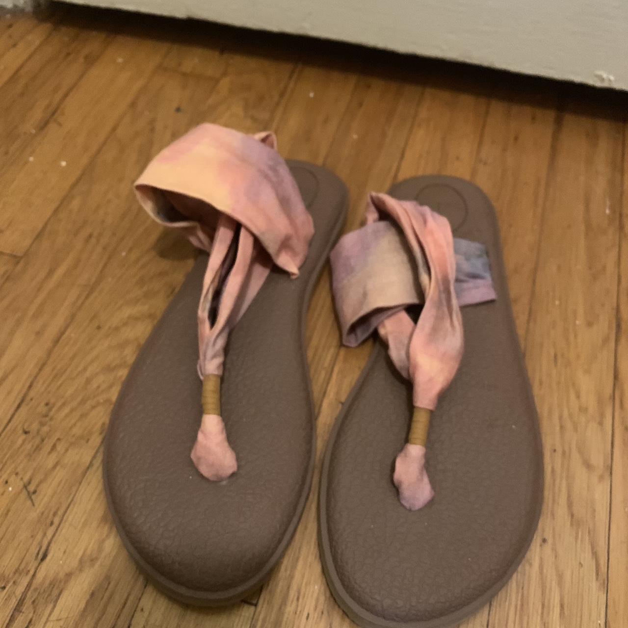 Sanuk yoga sling sandals size 10 (never worn) - Depop
