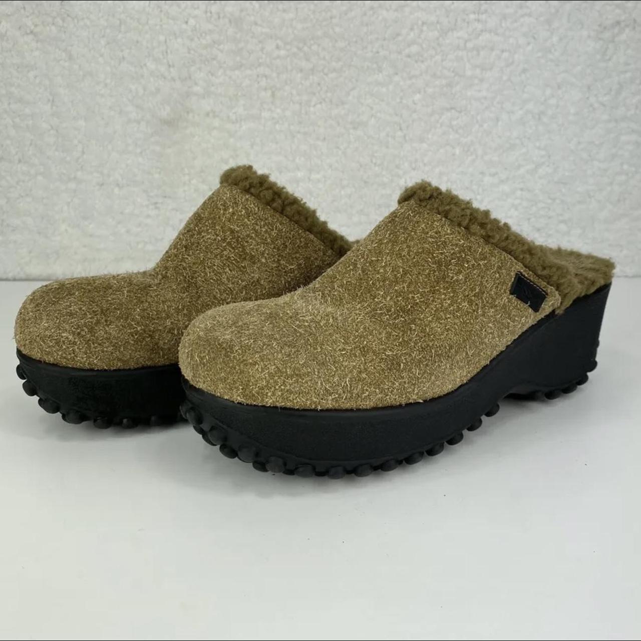 rocket dog clogs fuzzy