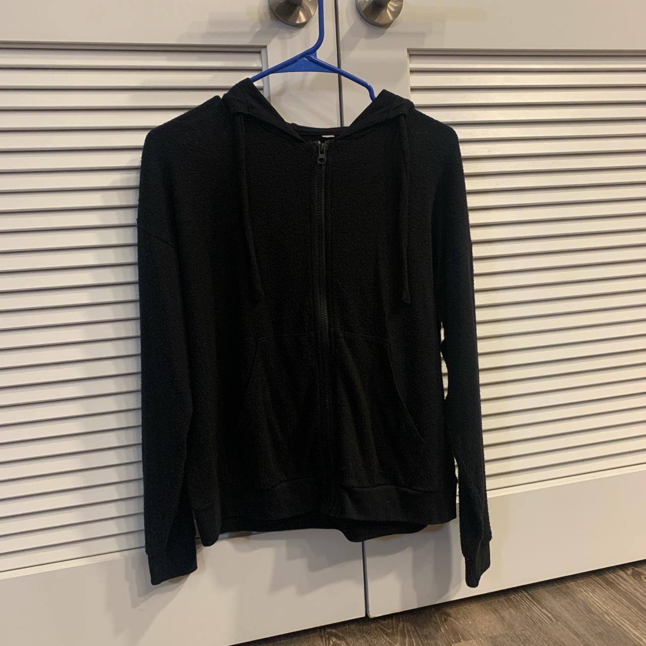 Alo size medium sweatshirt with slits in sleeves - Depop