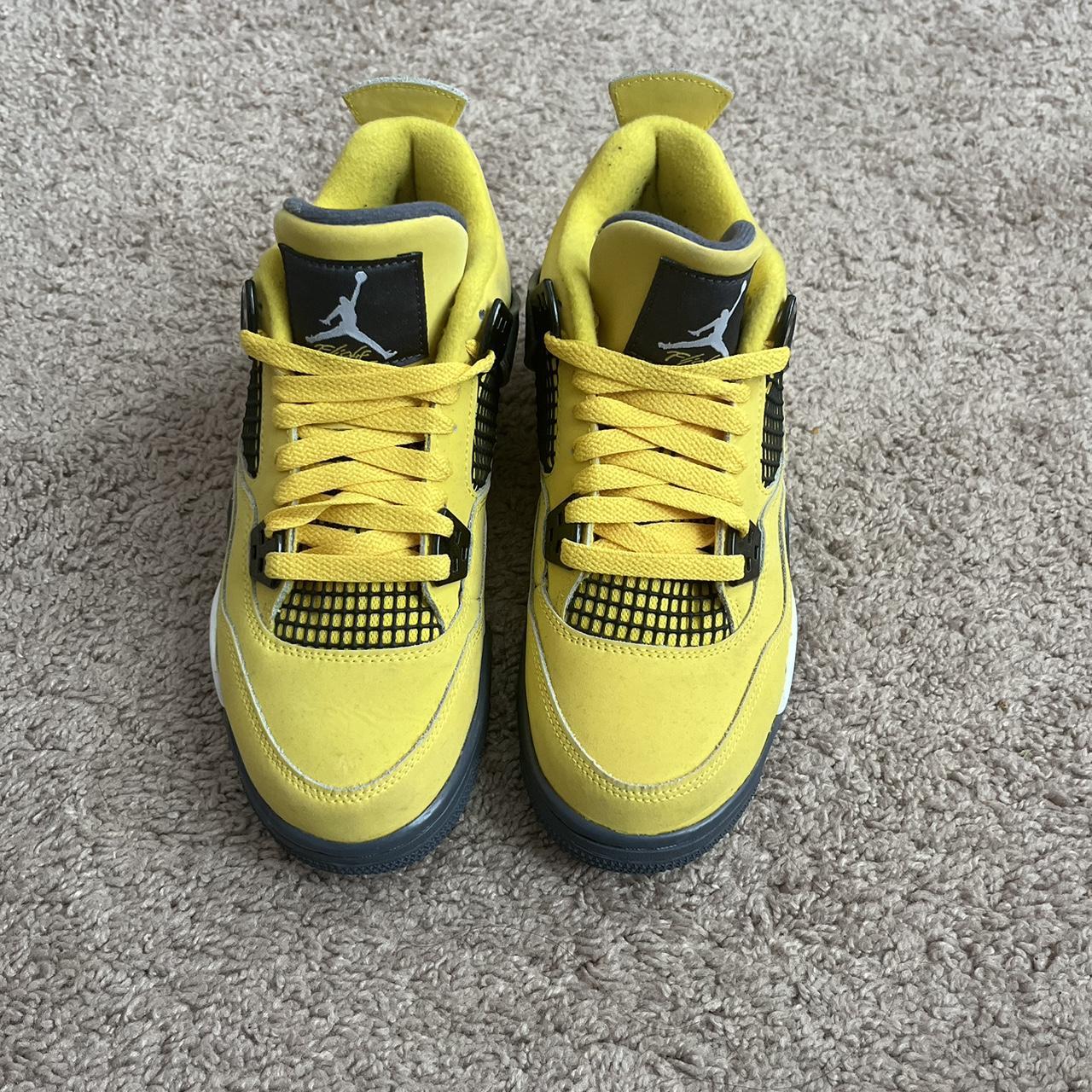 yellowing jordans