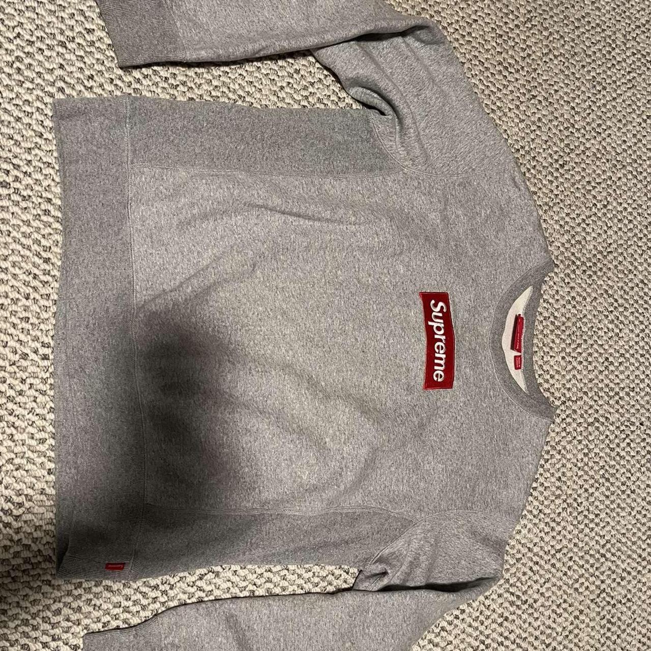 AUTHENTIC Supreme grey box logo crewneck no signs