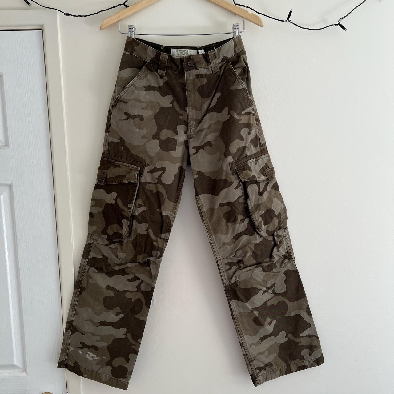 Old navy army fatigue clearance cargo pants