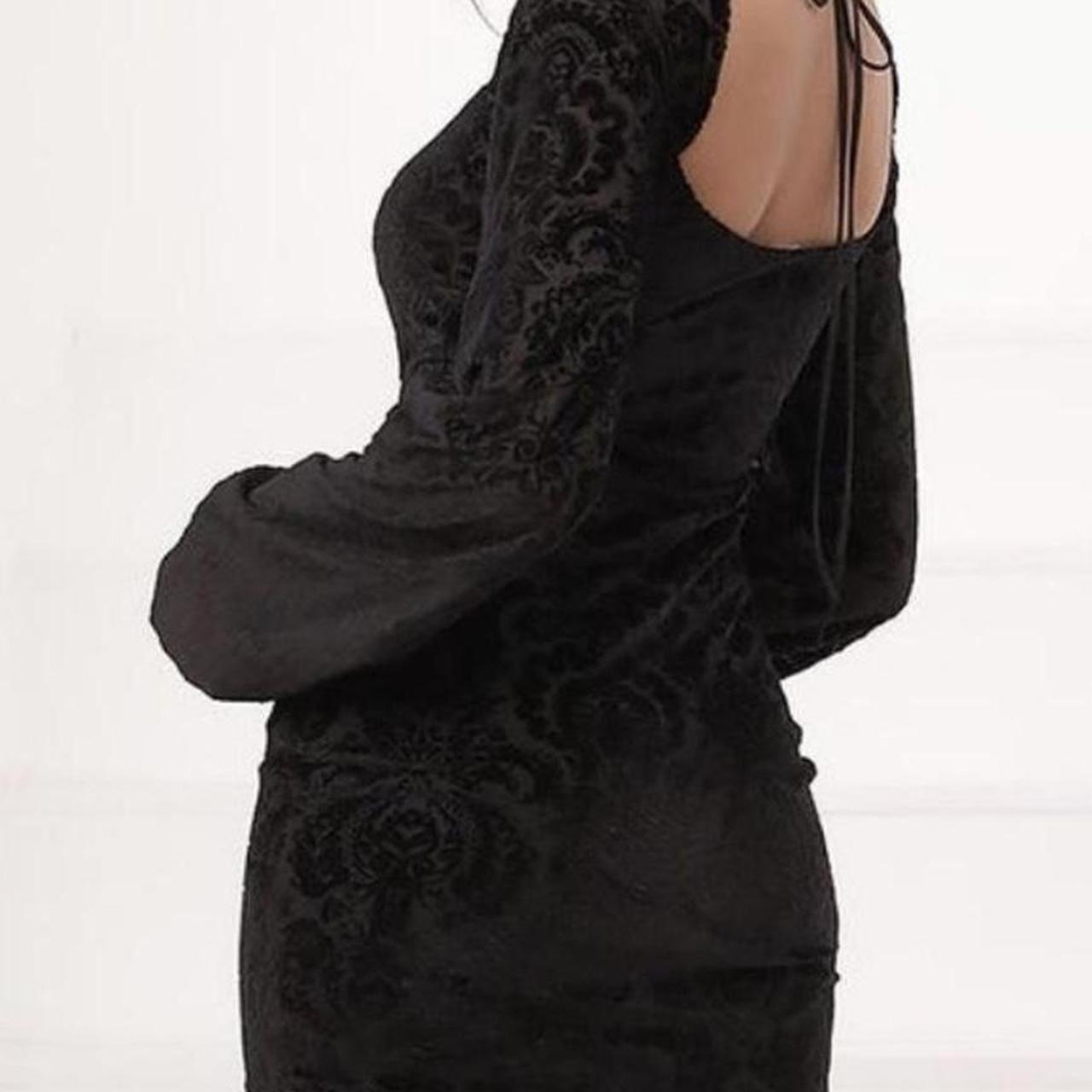 item listed by val3ri3scloset