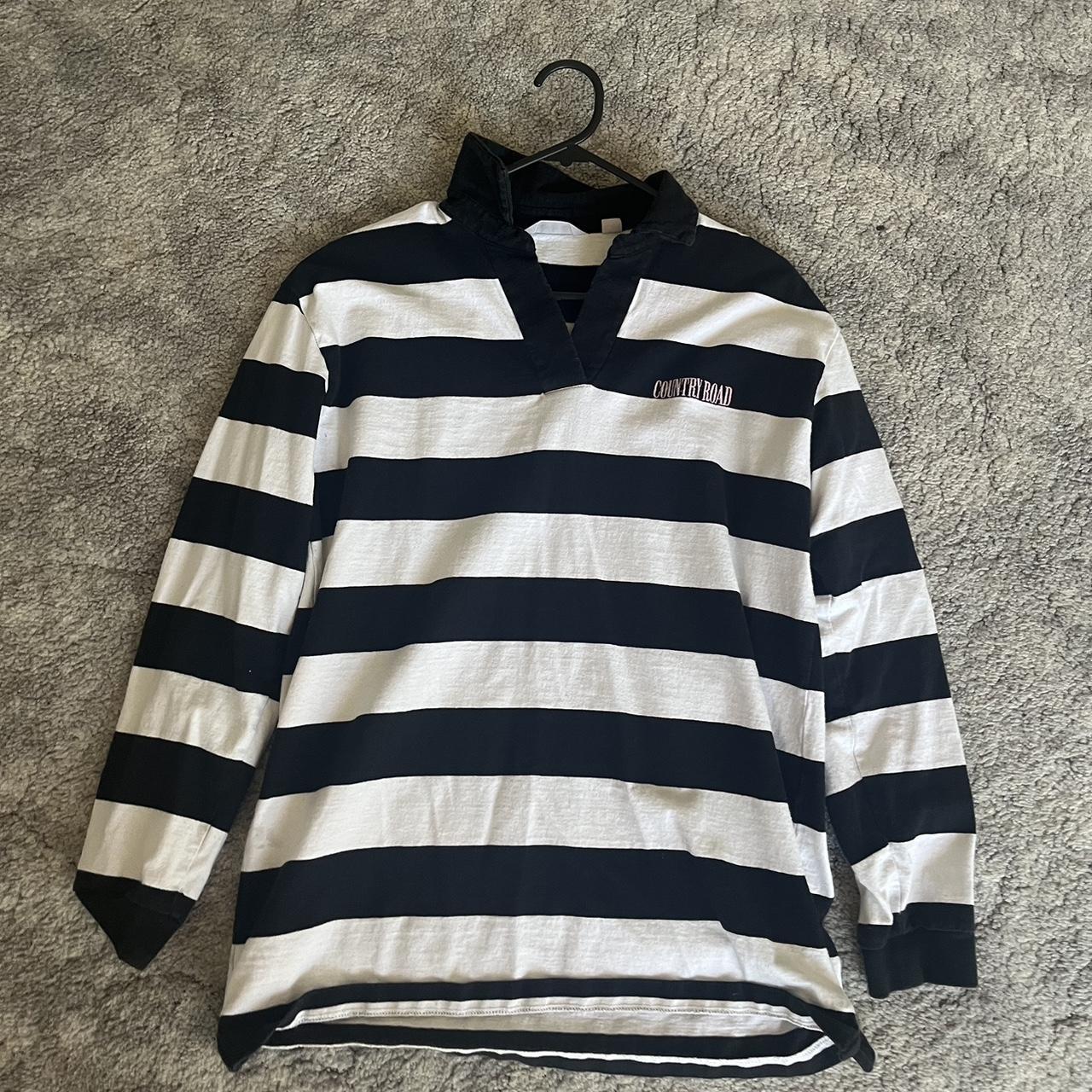 Country Road rugby jumper Kids size 16 fits like a... Depop