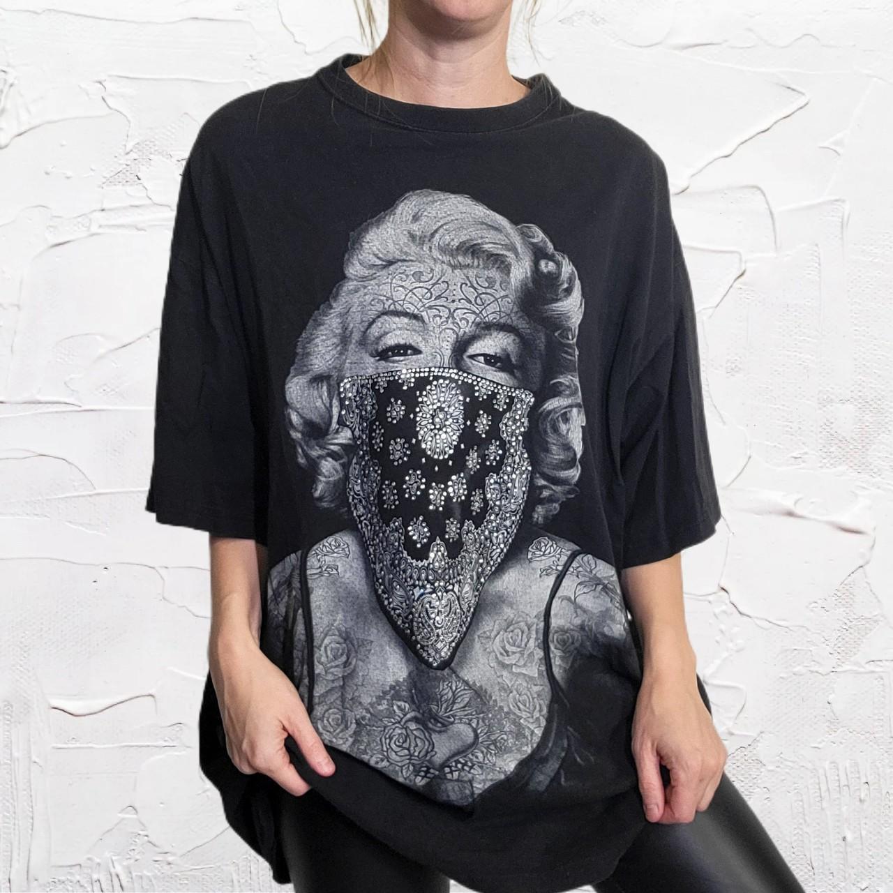 Women's Black and Silver Tshirt Depop