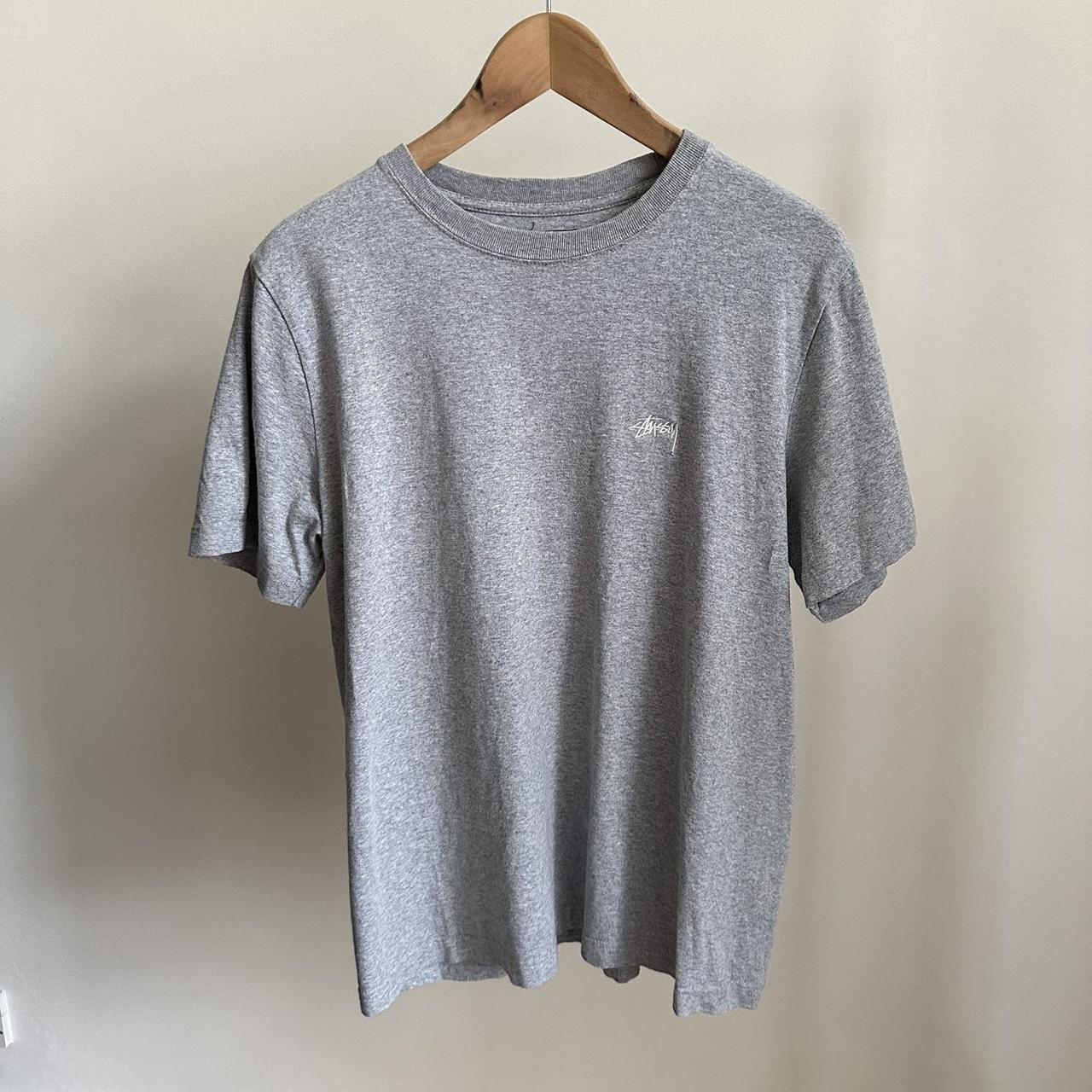 Stüssy Men's Grey T-shirt | Depop