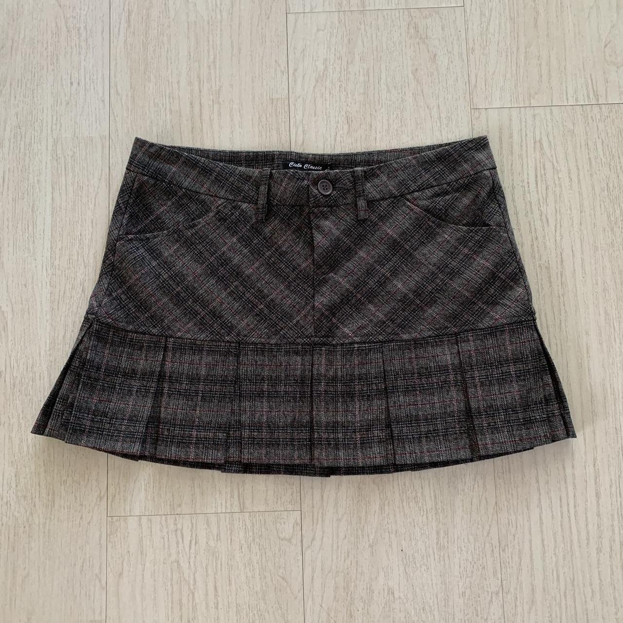 Early 2000s y2k grey and burgundy plaid with silver... - Depop