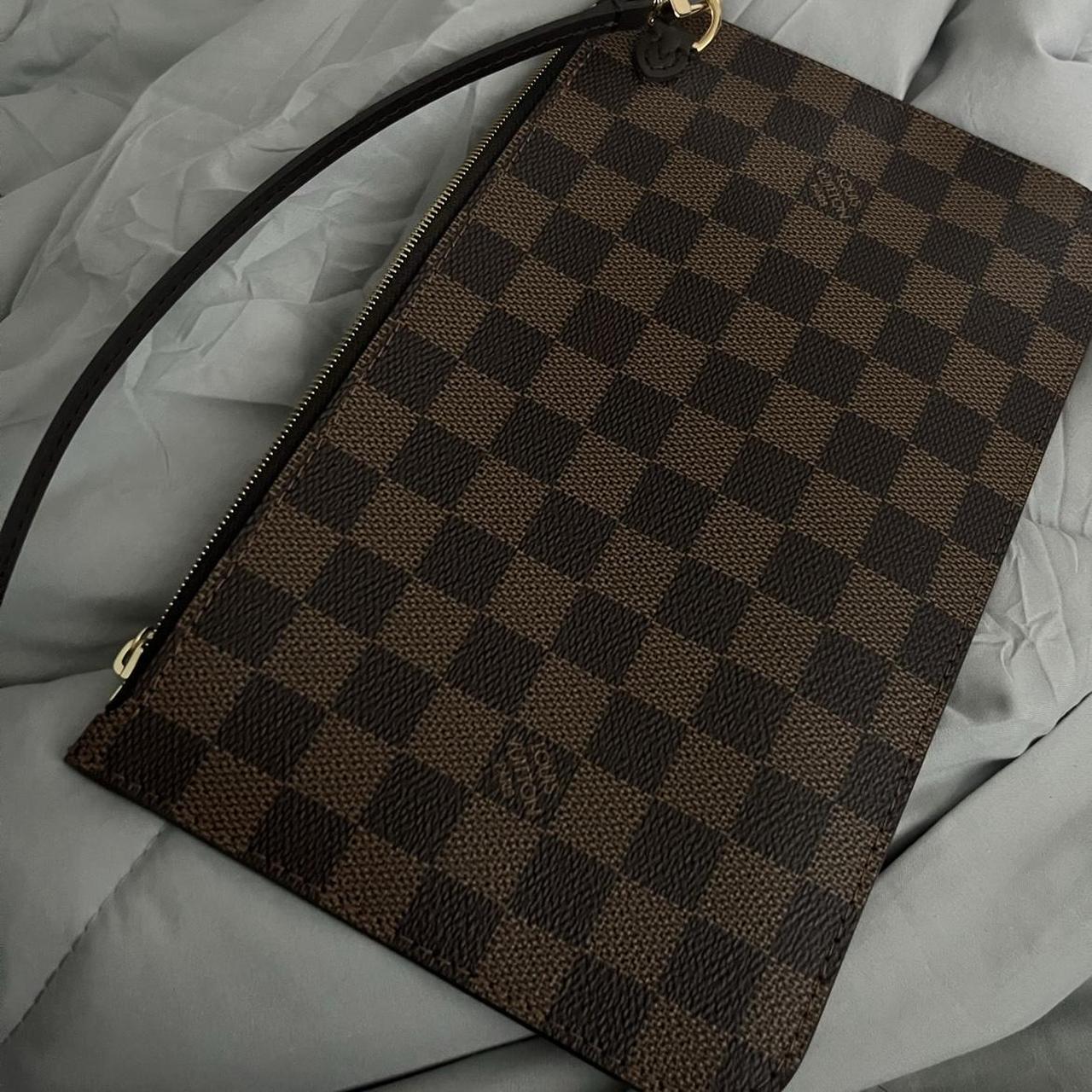 This is an authentic LOUIS VUITTON Damier Ebene - Depop