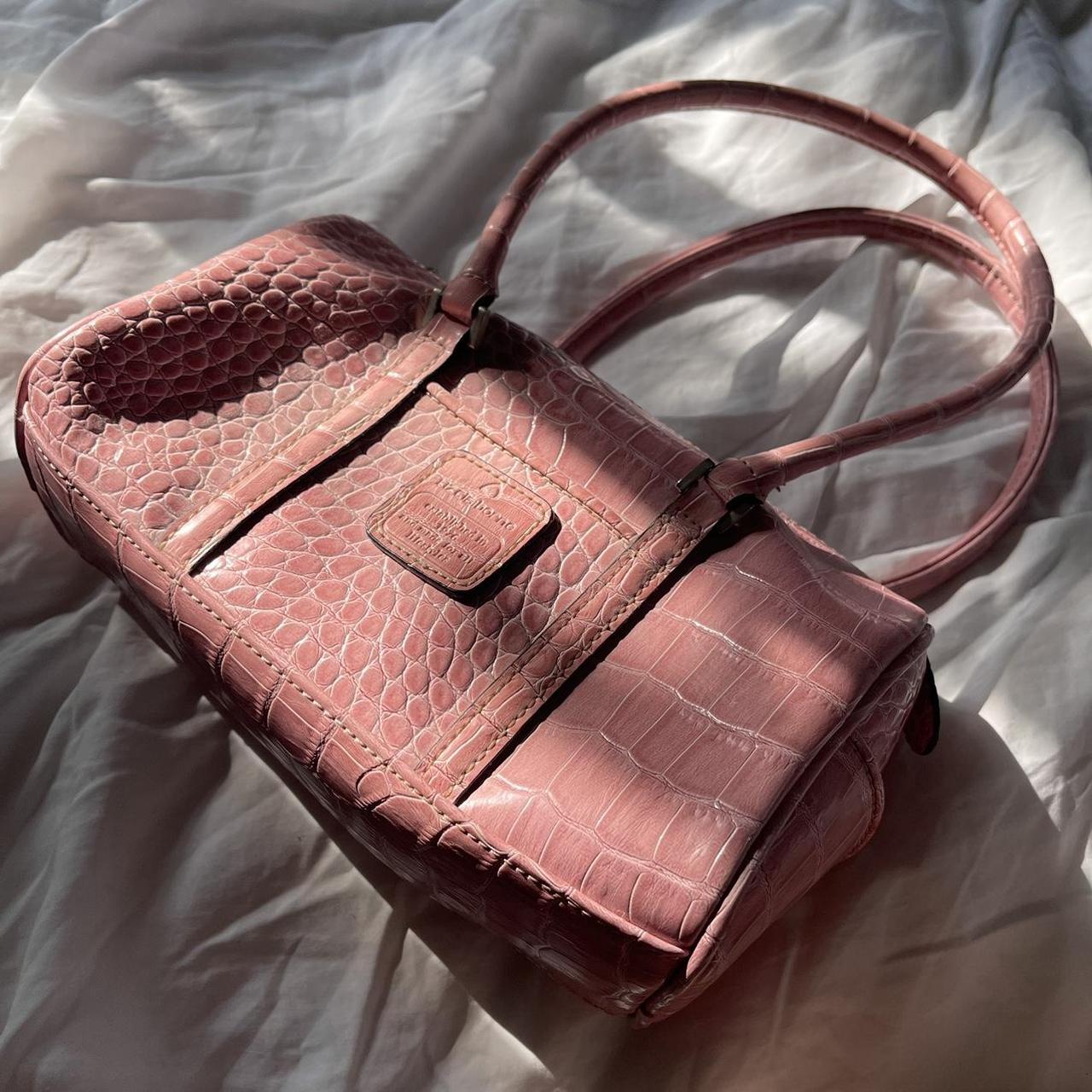 Liz Claiborne, Bags, Pink Leather Liz Claiborne Purse