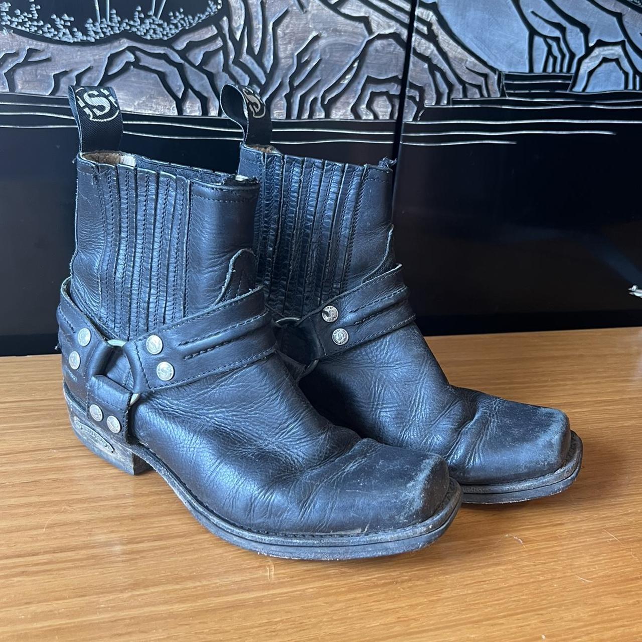 Frye sabrina hot sale moto engineer