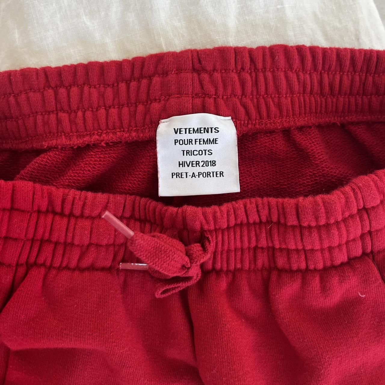 VETEMENTS Logo Sweatpants in Red