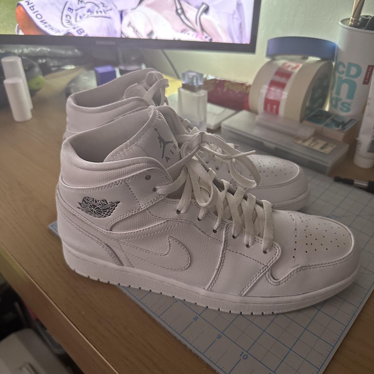 allwhite jordan 1