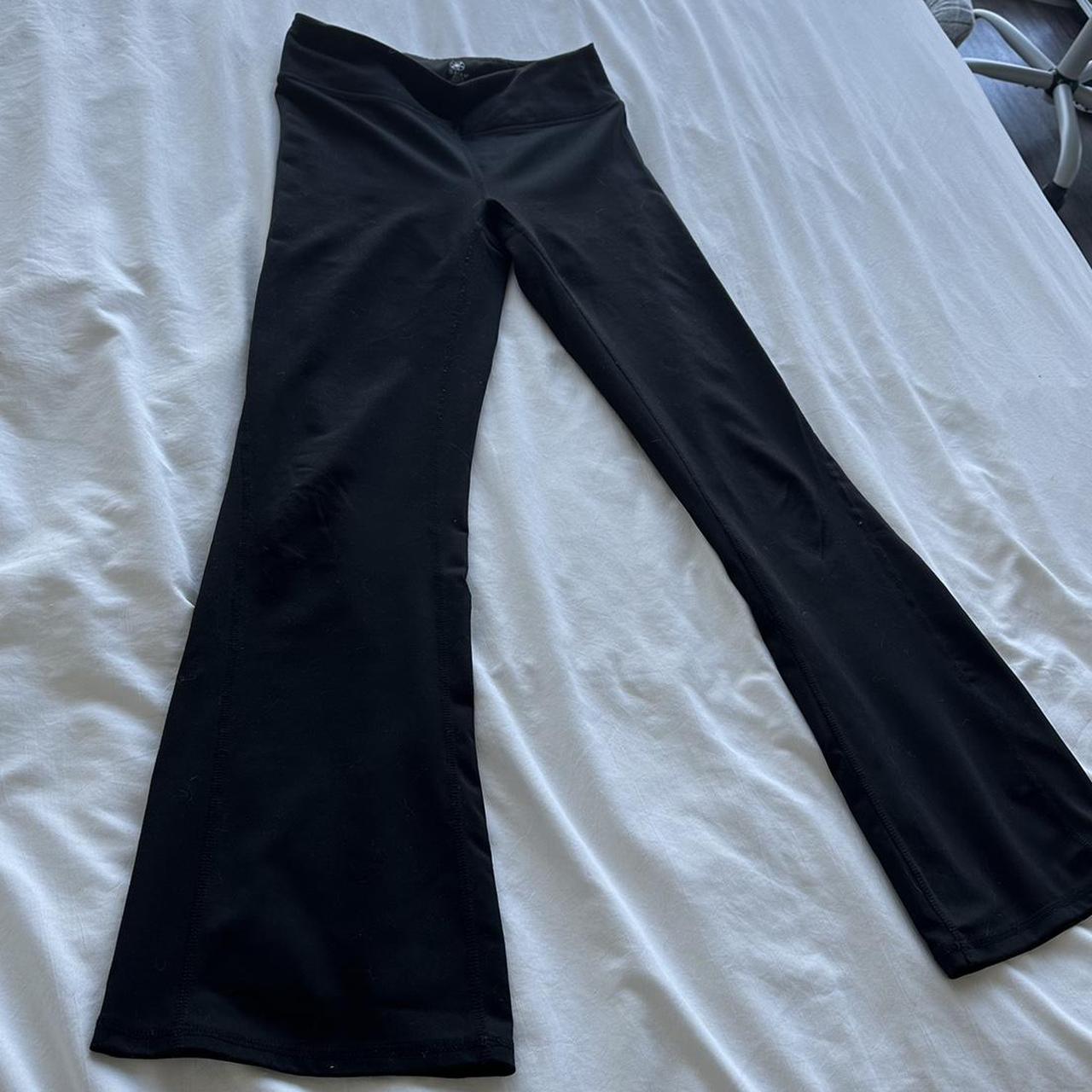 Petite friendly black flare yoga pants! From kohl’s... Depop