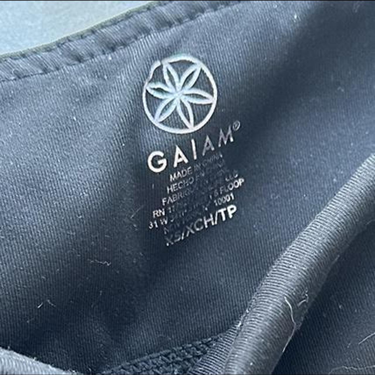 Petite friendly black flare yoga pants! From kohl’s... Depop