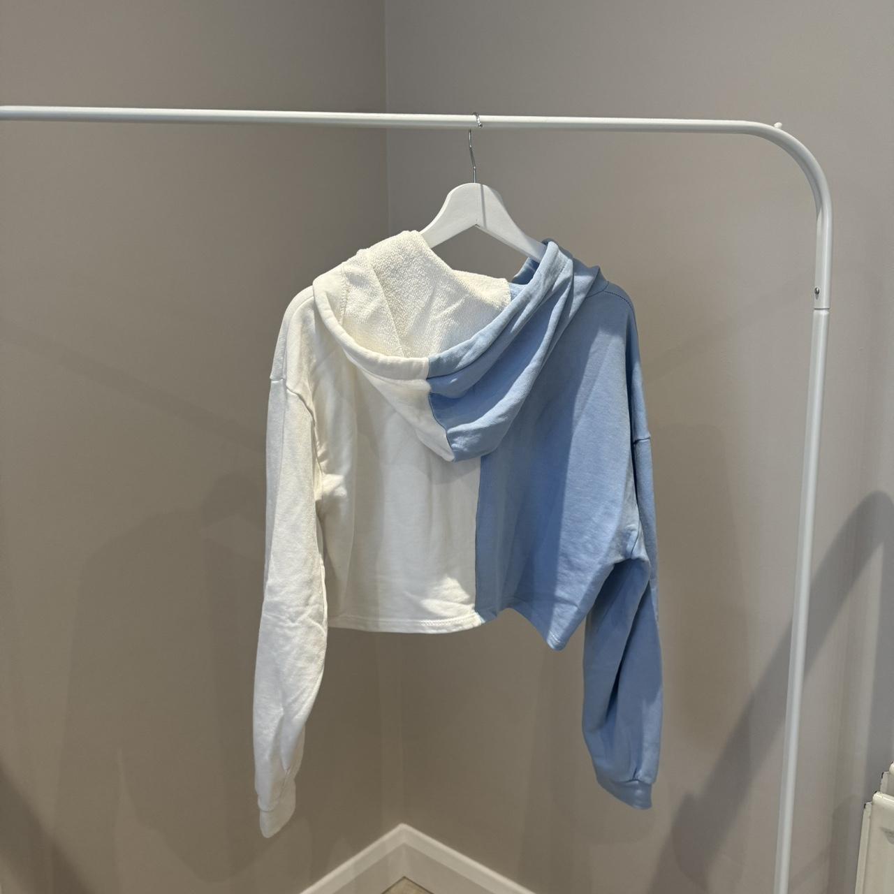 item listed by klaudia46