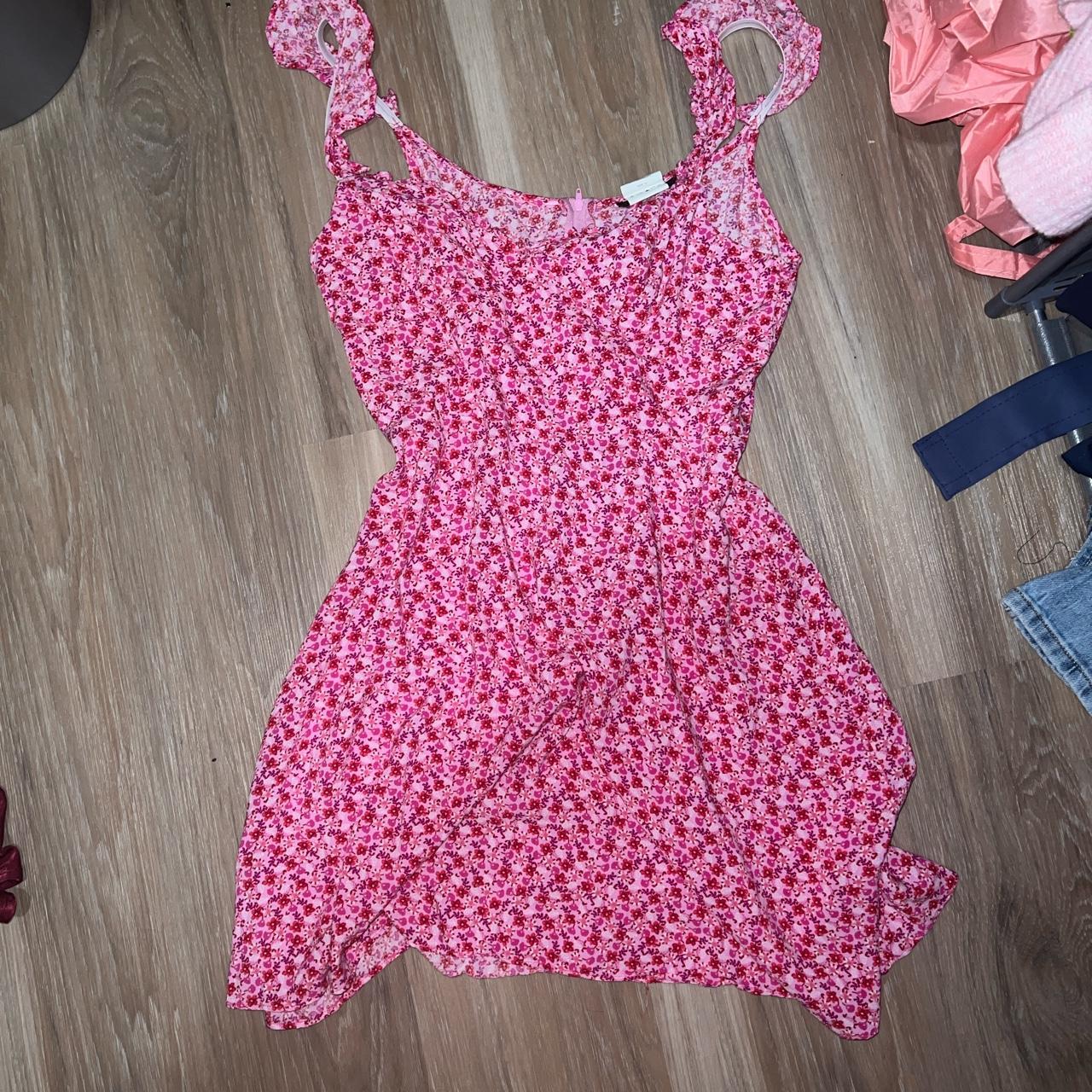 JCPenney Women's Pink and White Dress | Depop