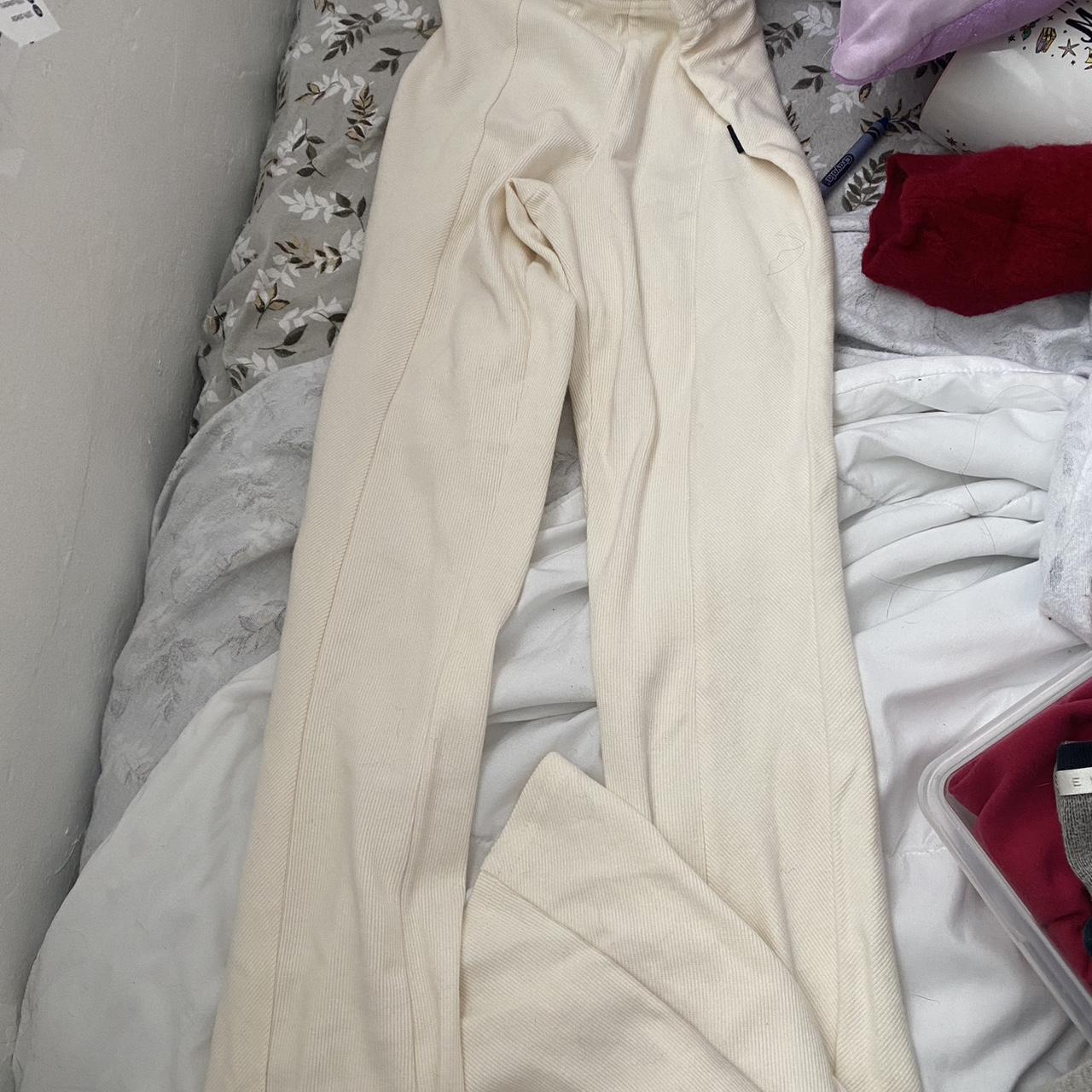 item listed by itsmeamelia
