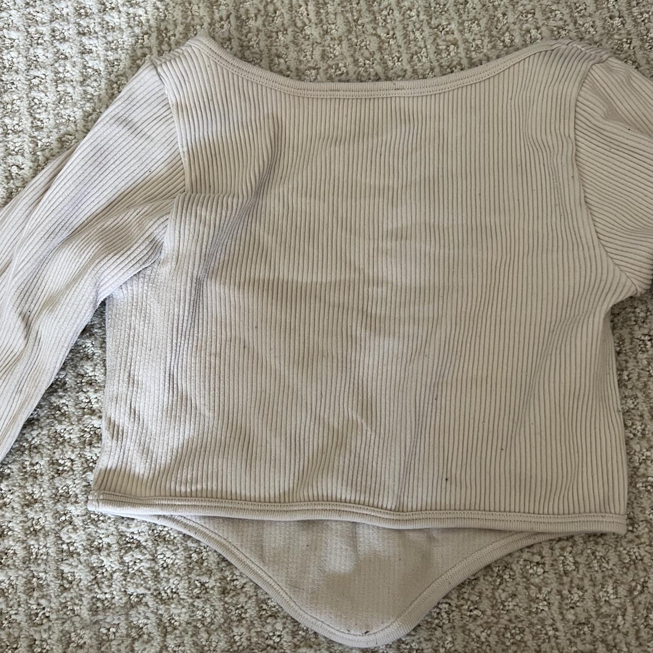 Zara V-Cut Long Sleeve Used: Minor Signs of Wear - Depop