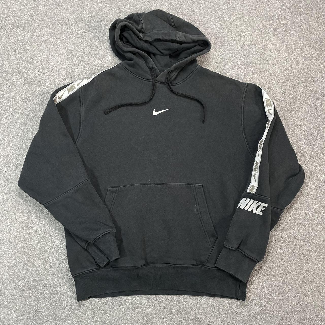 Nike hoodie central logo sale