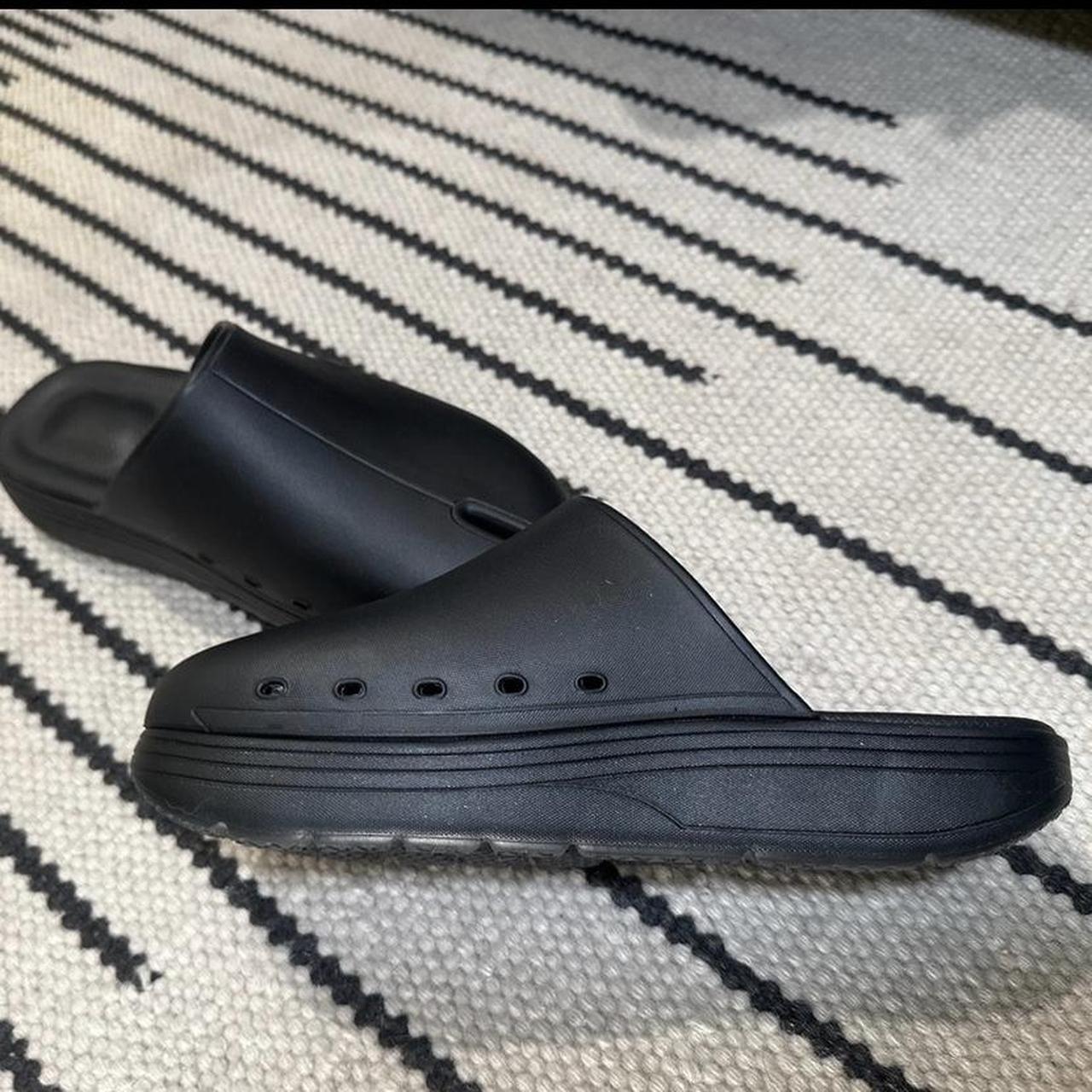 suicoke black