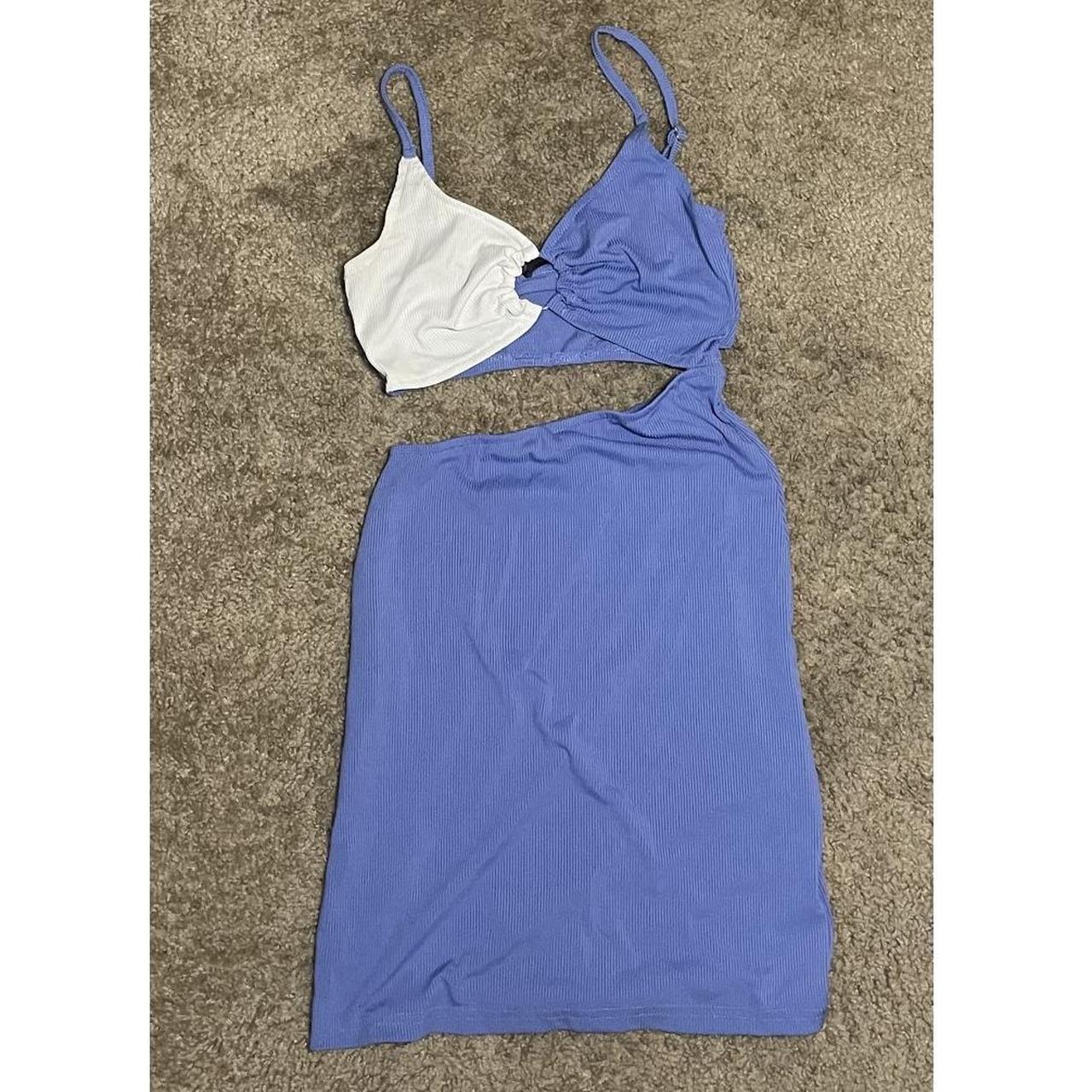 item listed by ellabandzz_