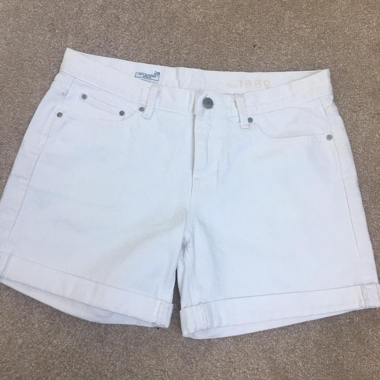 Gap Women's White Shorts | Depop