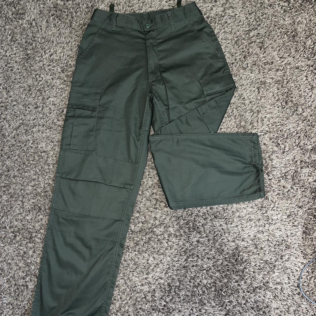 Urban Outfitters baggy cargos -sizing shown in... - Depop