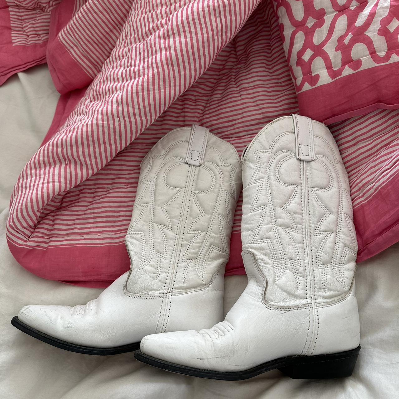 Womens cowboy boots size hot sale 6