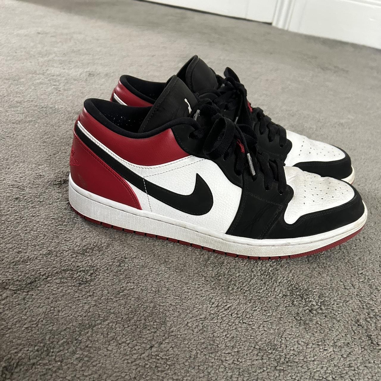 Nike Men's Black and Red Trainers | Depop