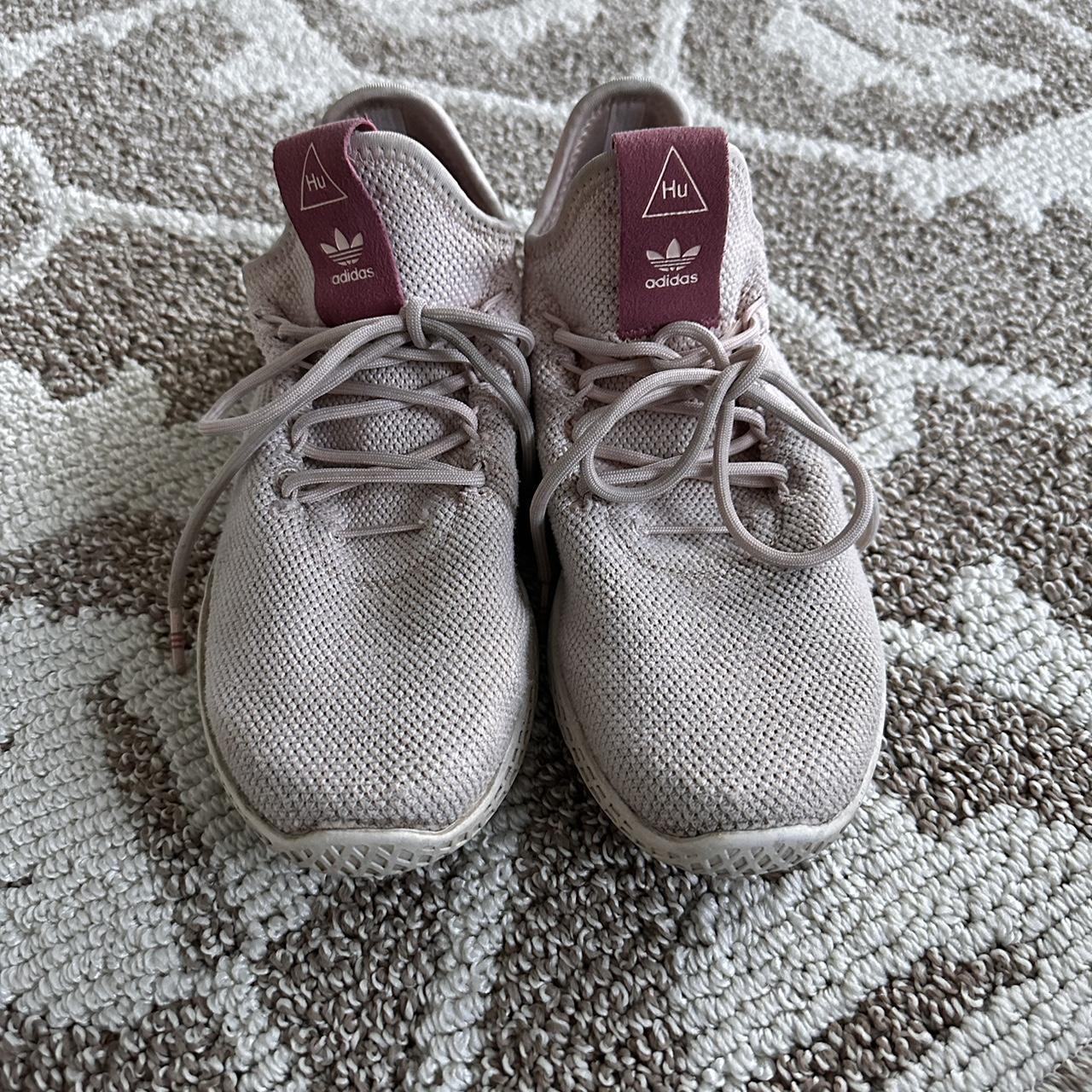 Adidas pharrell williams light pink sale