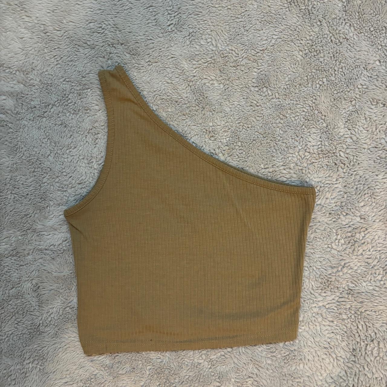 item listed by jadescloset33
