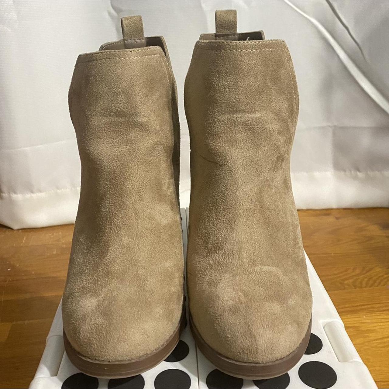 Light brown/ tan curved toe heeled ankle booties... - Depop