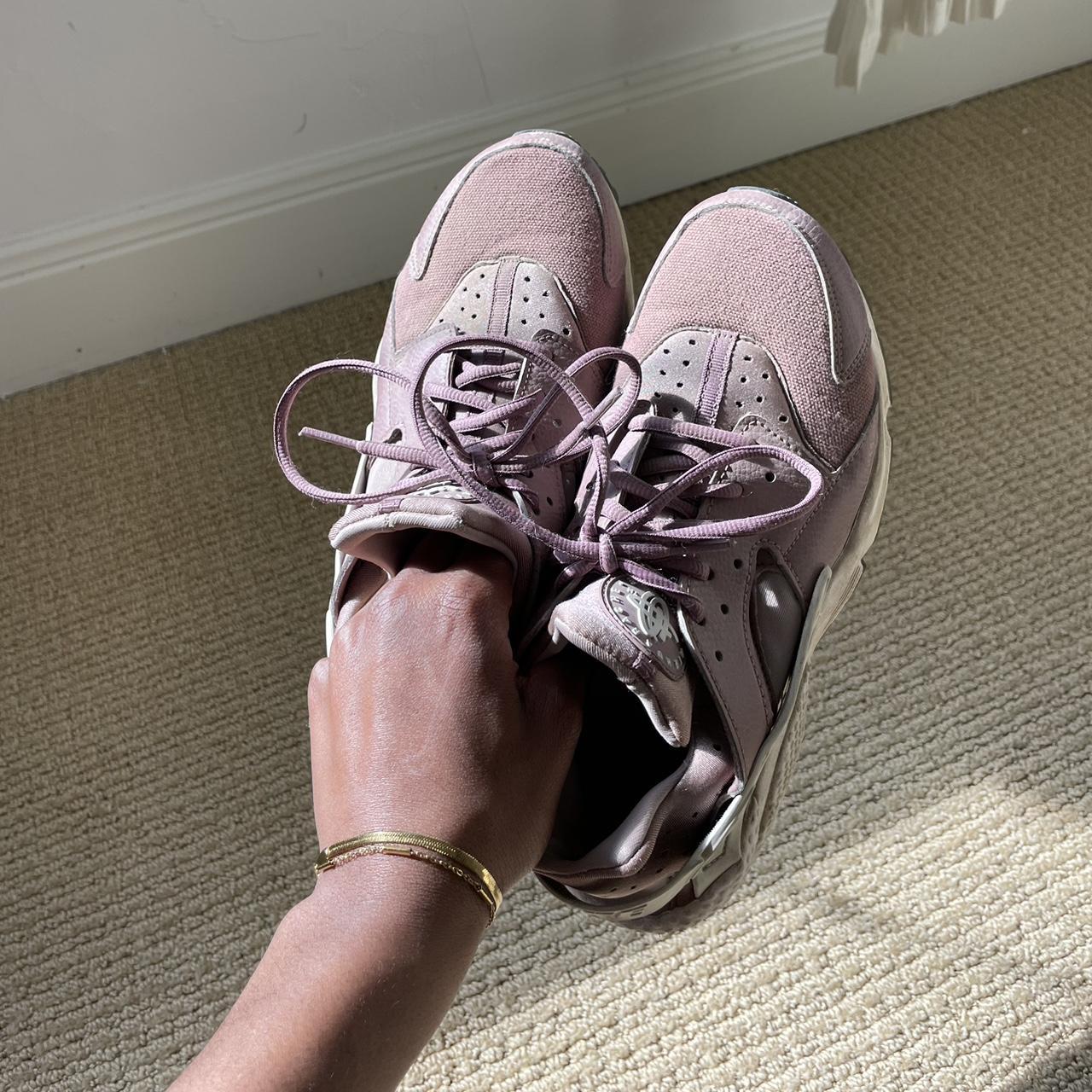 nike womens mauve huaraches size 9.5 fit small Depop