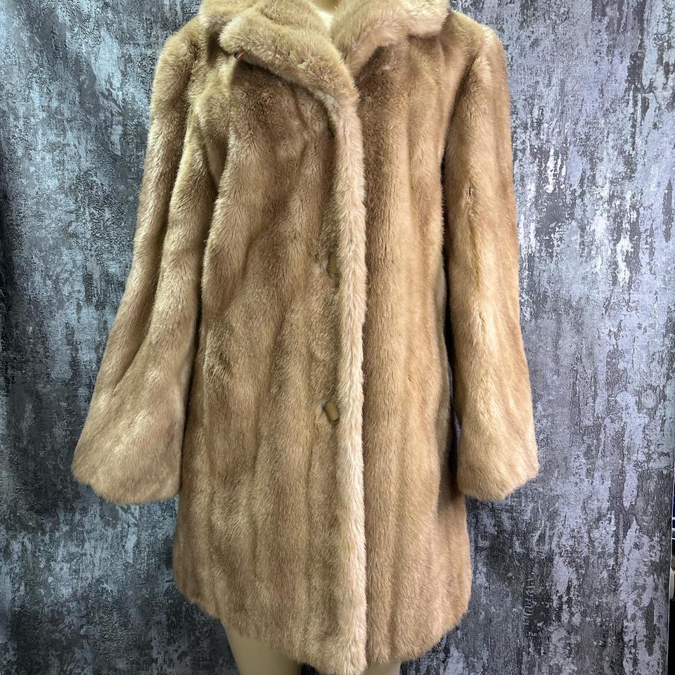 Fox fur-coat - Depop