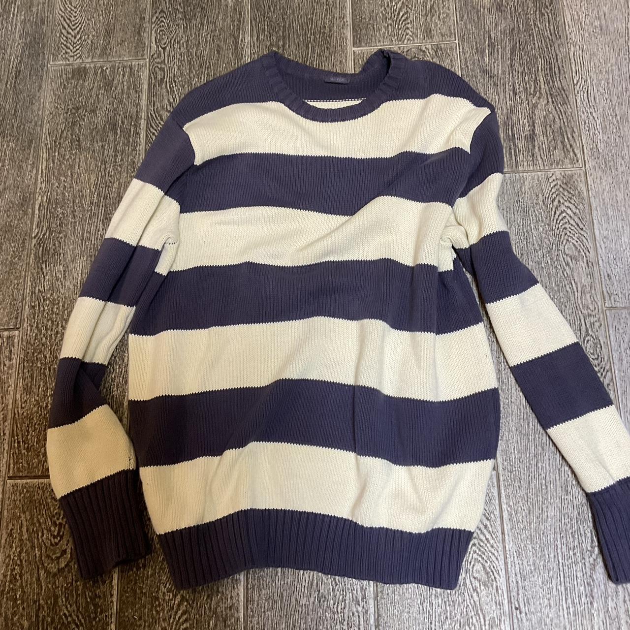 Brandy Melville Women's Navy and Cream Jumper | Depop