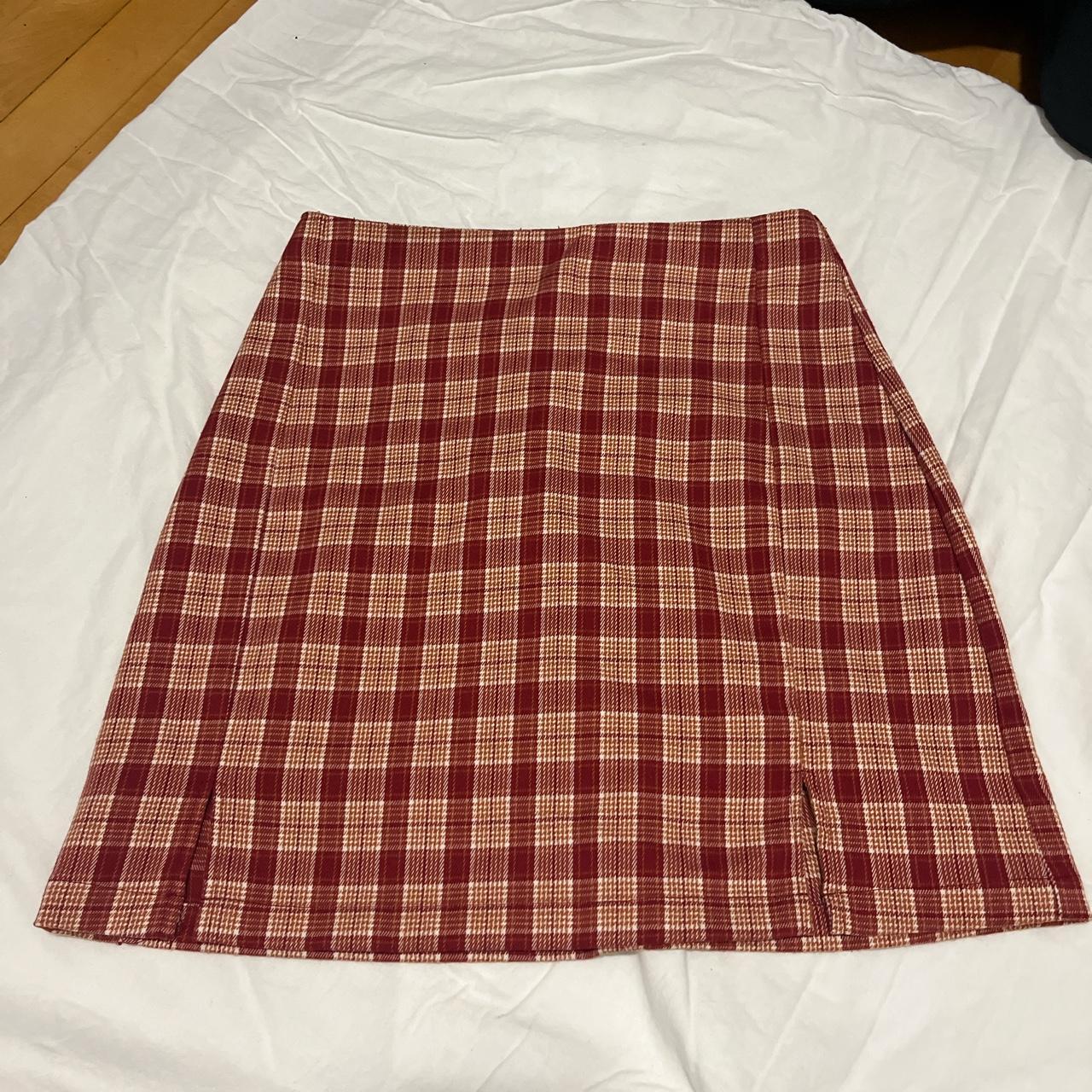 Brandy Melville Women's Red and White Skirt Depop
