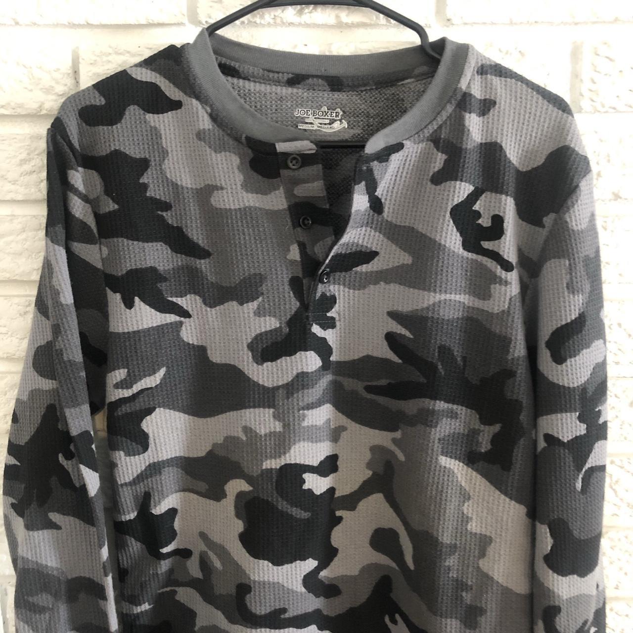 y2k camo thermal long sleeve shirt like new, size... - Depop