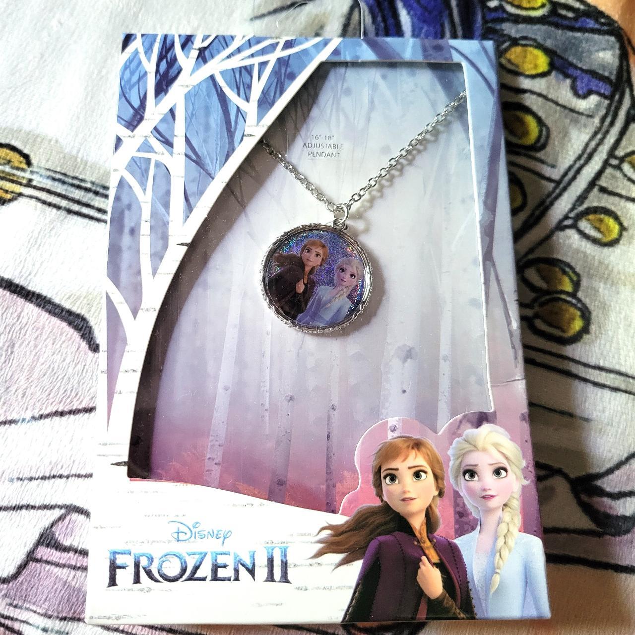 Amazon.com: Disney Frozen 2 Elsa Necklace 5th Element Feature Necklace :  Toys & Games