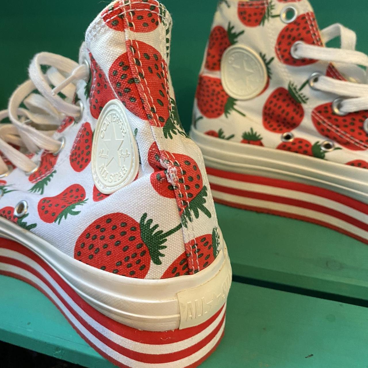 Converse Women's Red and White Trainers | Depop