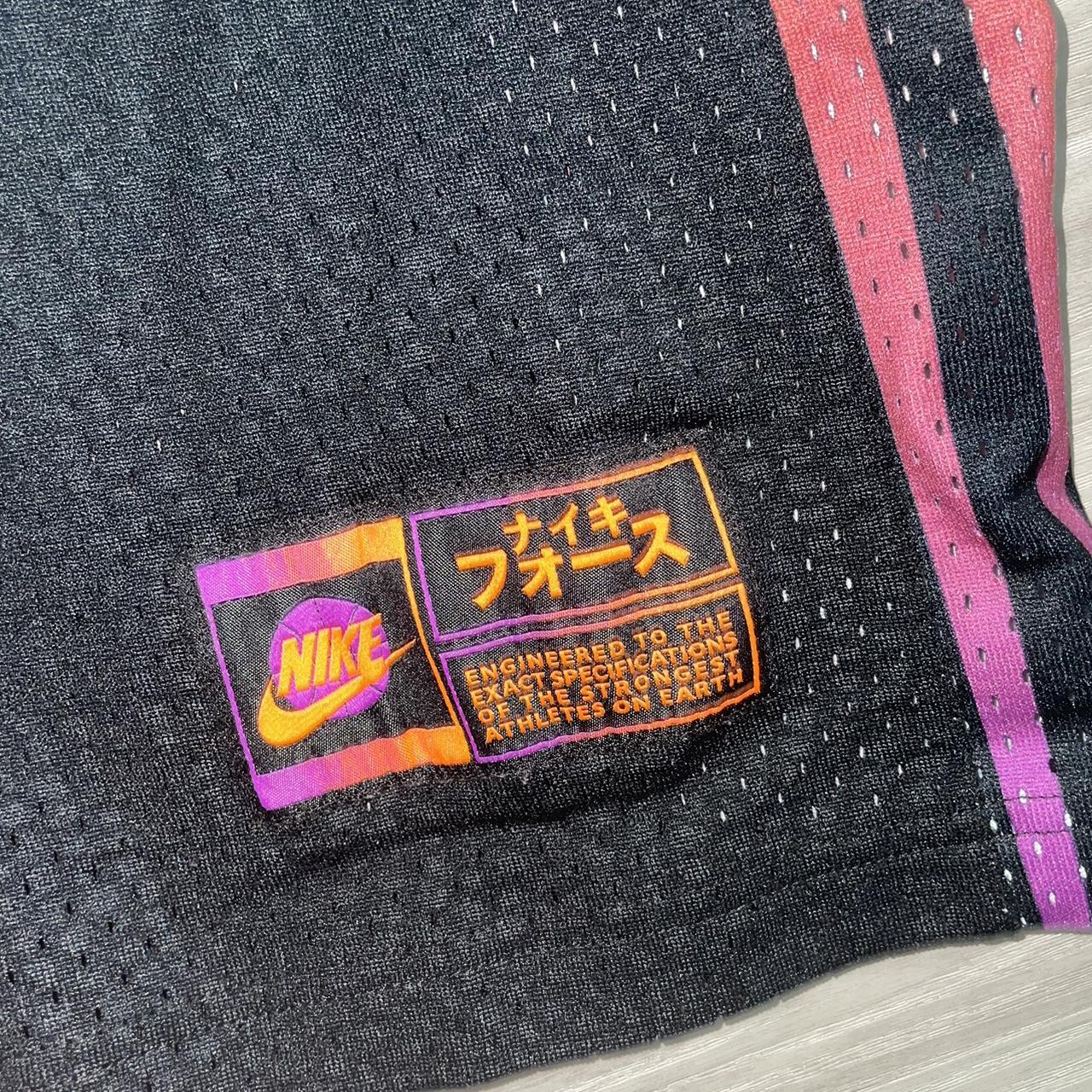 Nike shop japanese logo