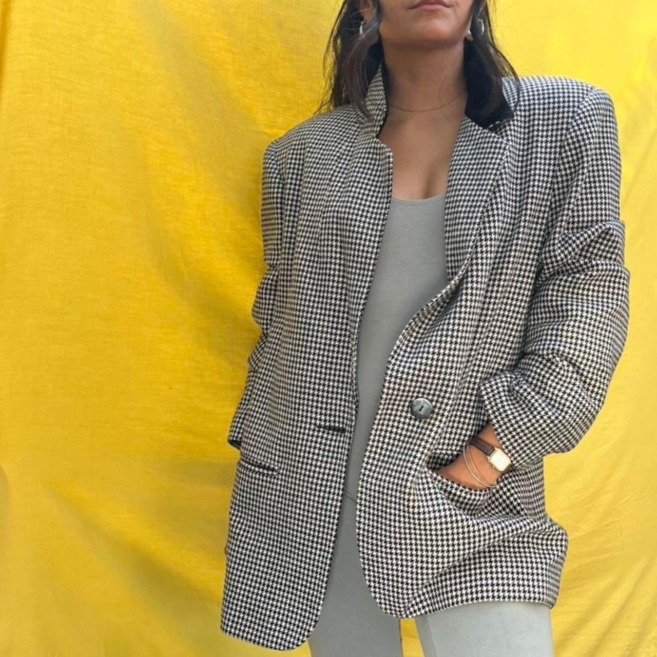 Sag Harbor Women's Black and White Jacket (2)