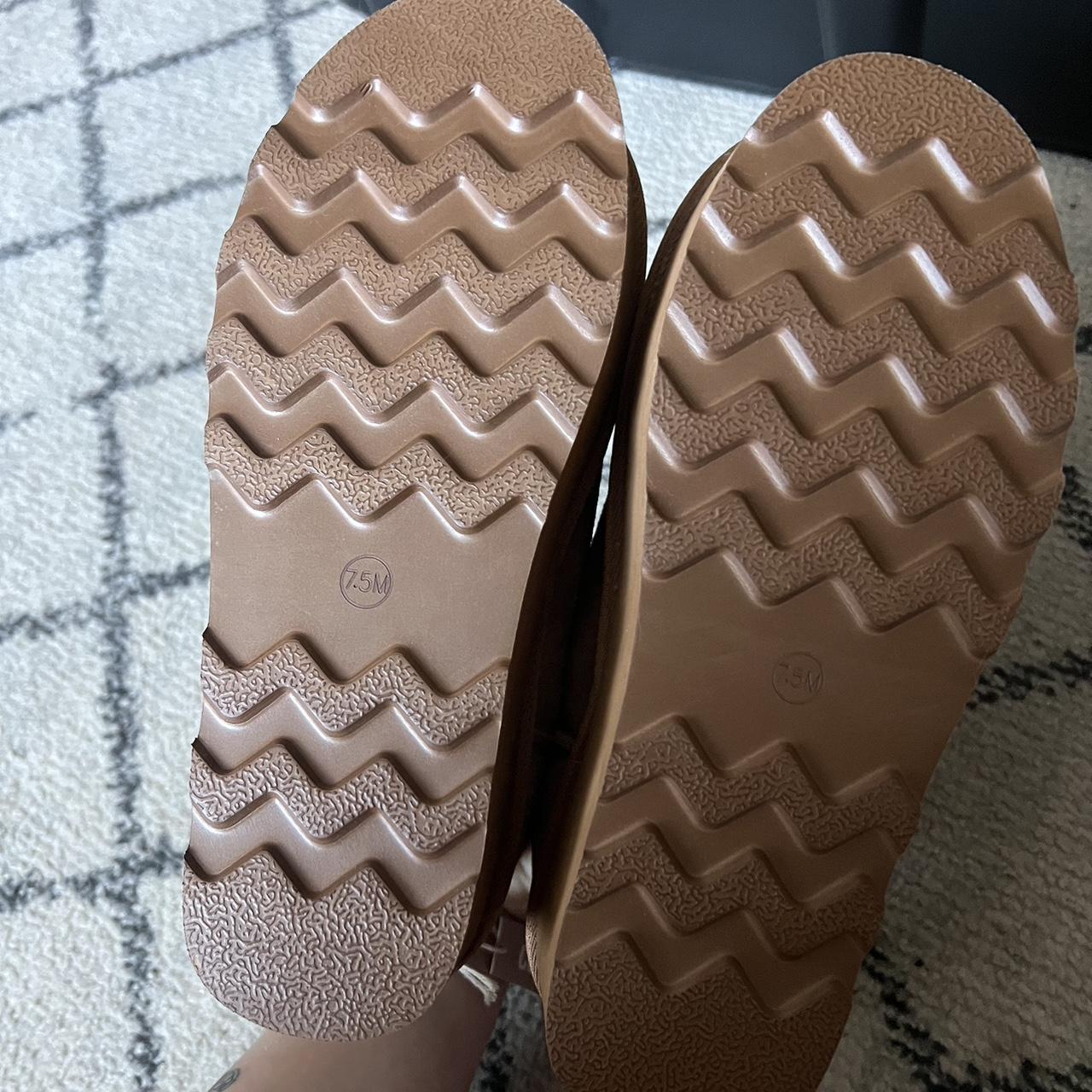 cushionaire platform boots