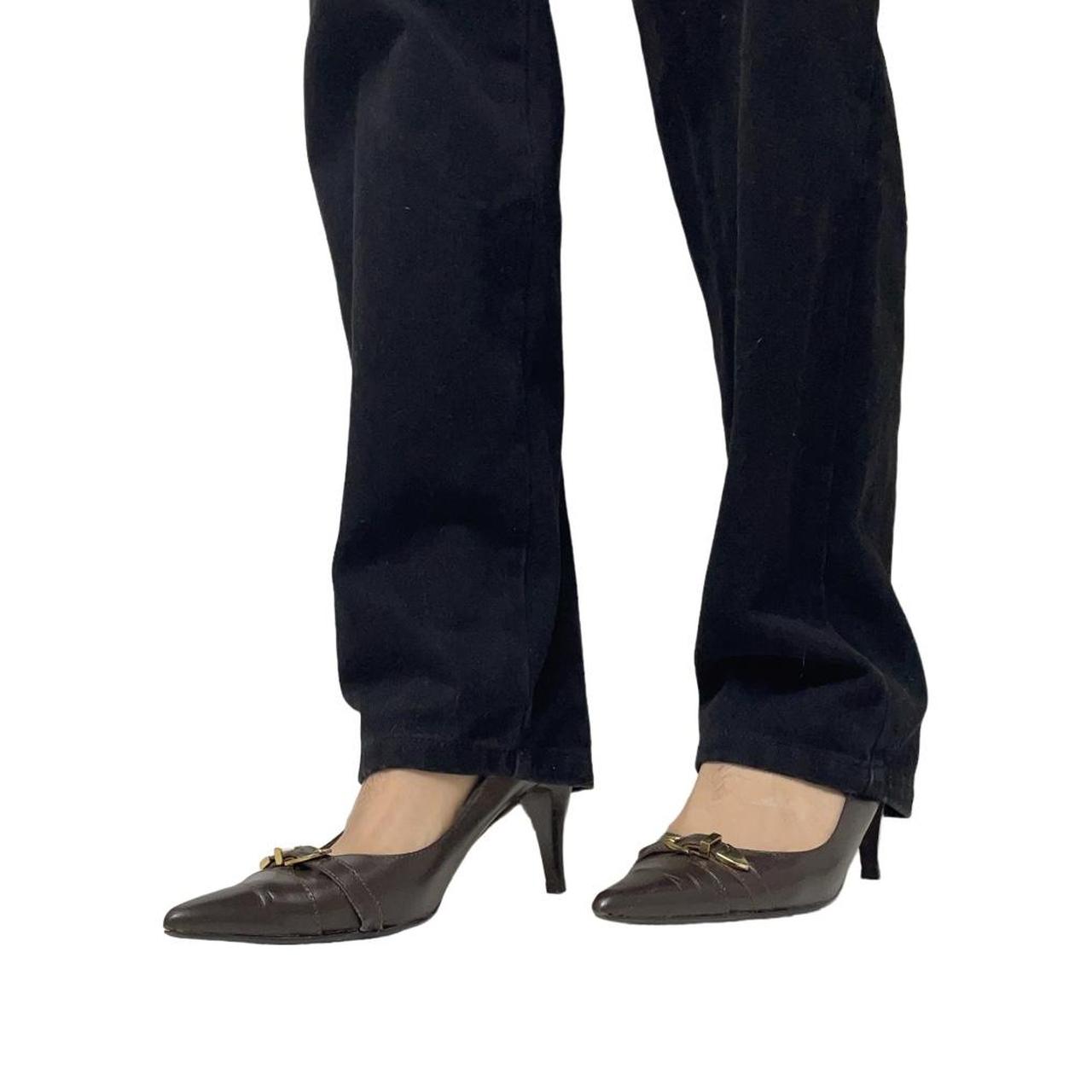 pointed buckle shoes