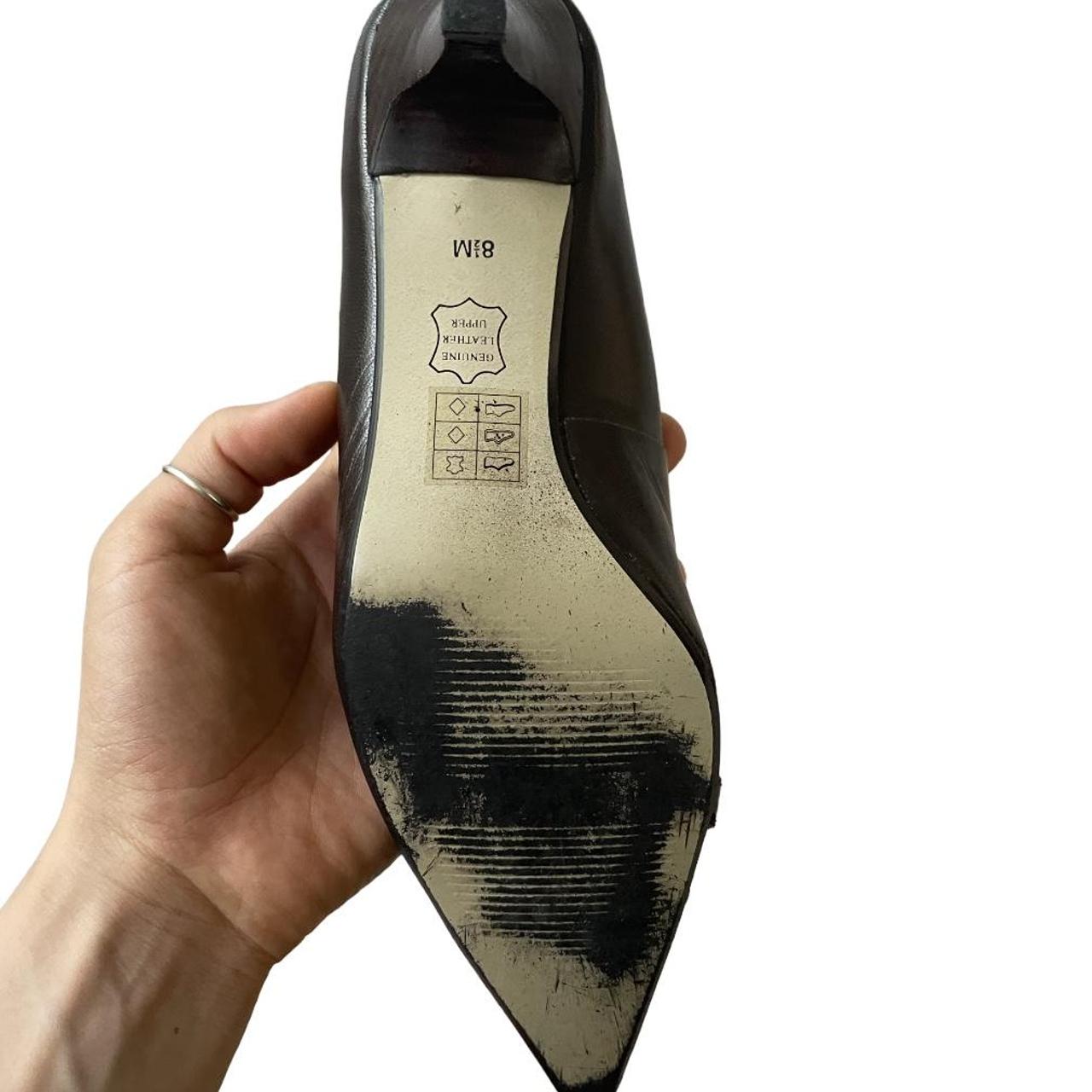 pointed buckle shoes