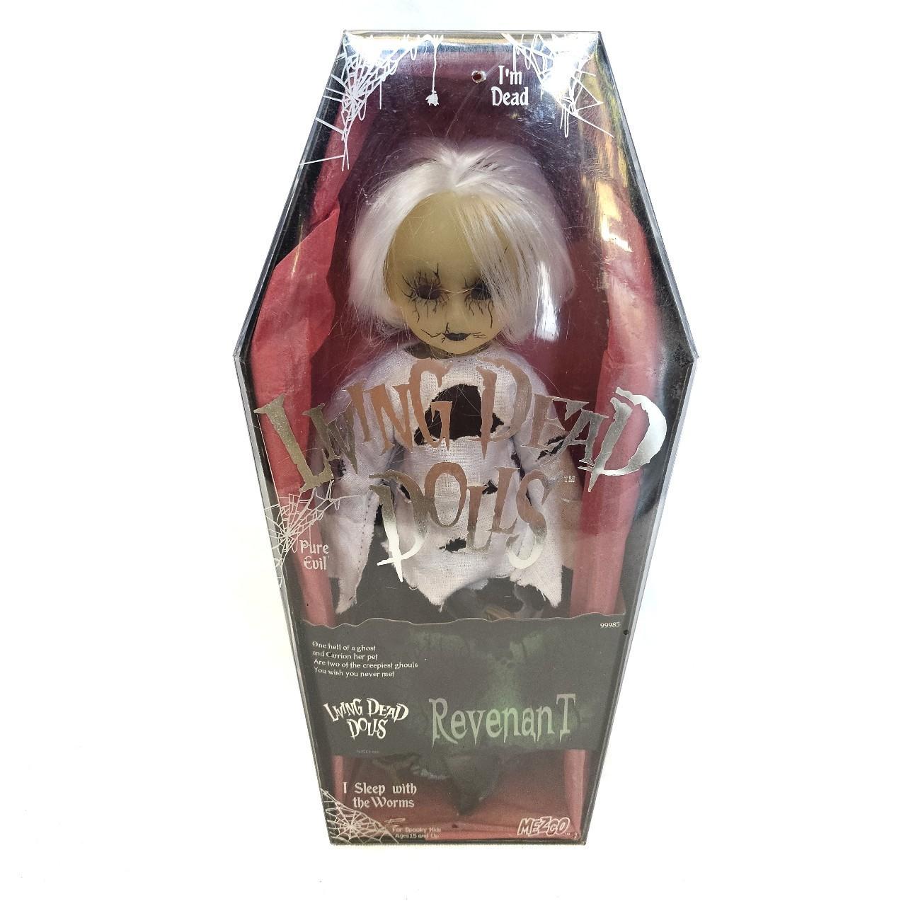 Living Dead Dolls store Revenant, gliw in the dark Sealed