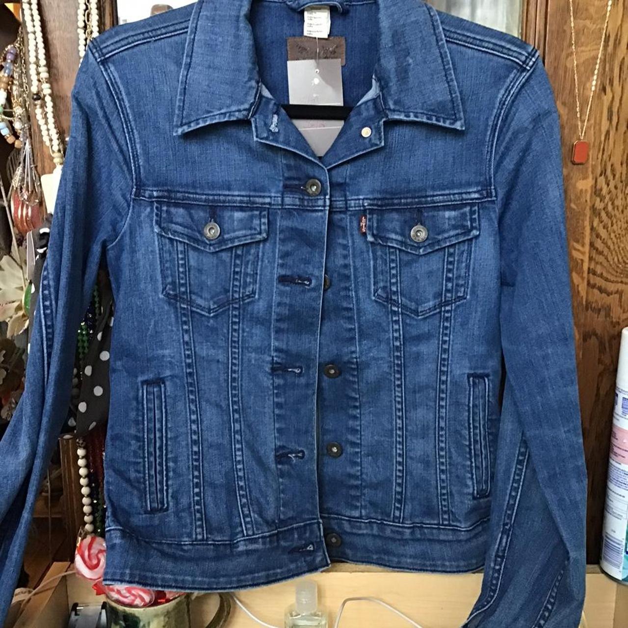 Levi's Women's Jacket Depop