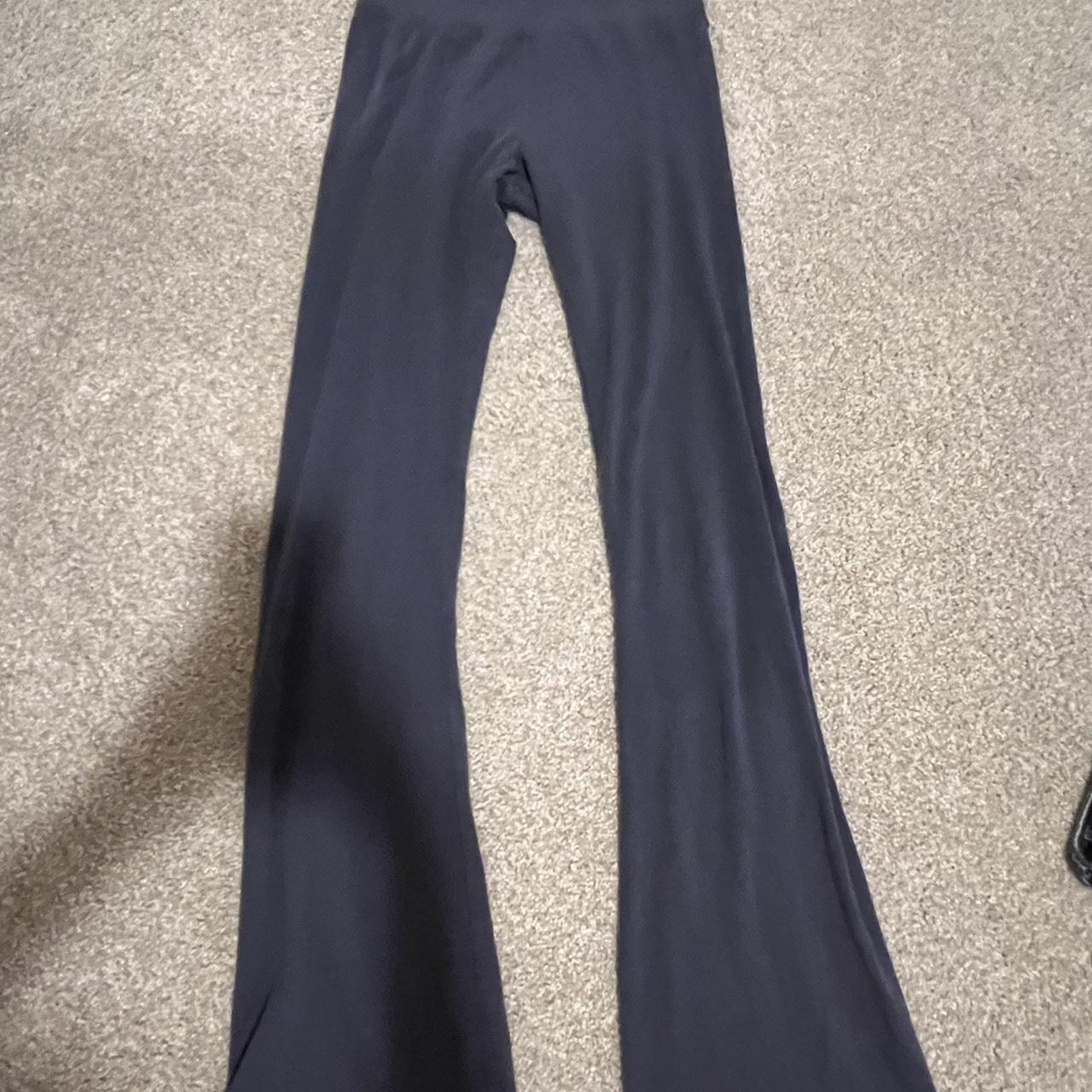 Brandy Melville Women's Navy Leggings | Depop