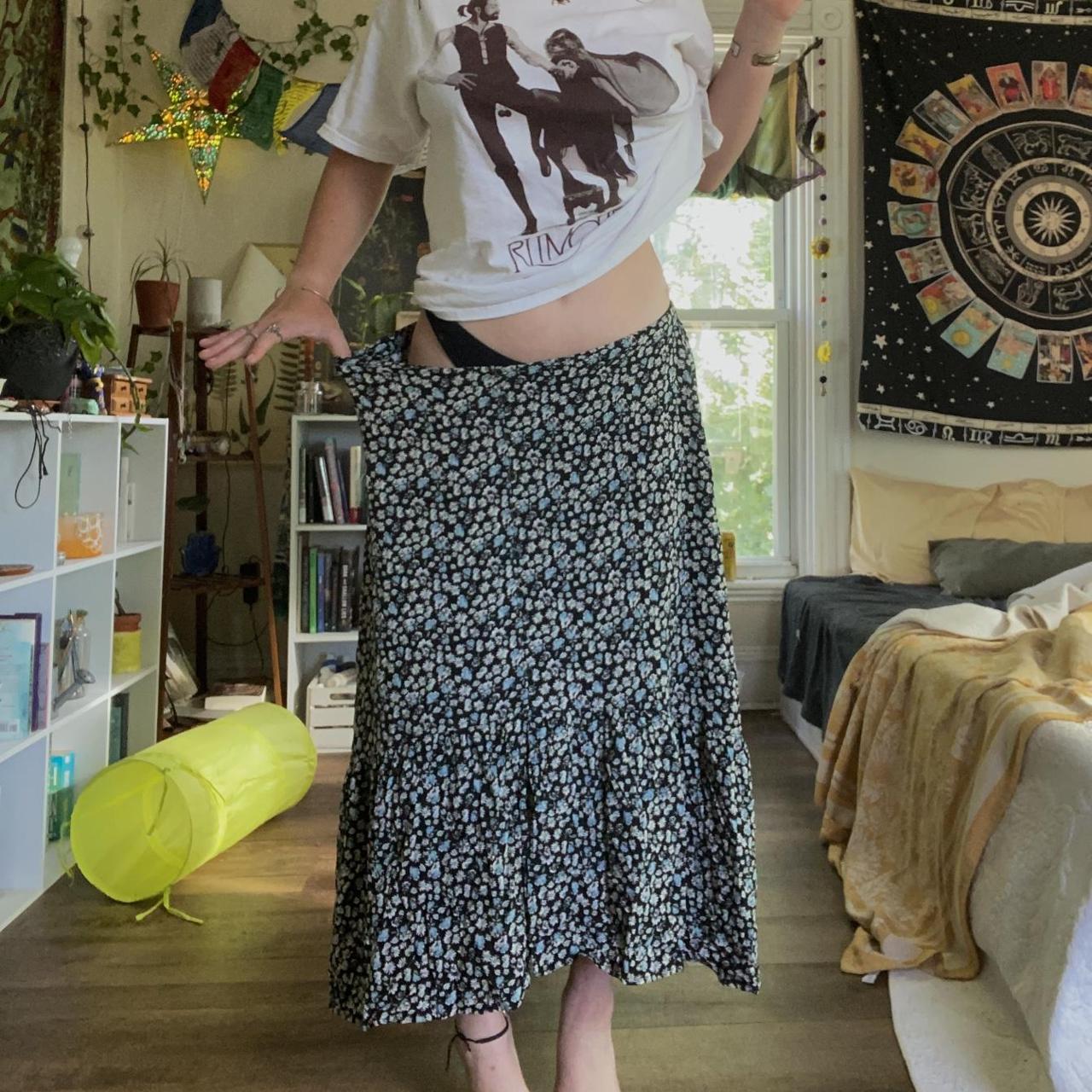 Wild Fable skirt XXL but would fit an XL/L - Depop