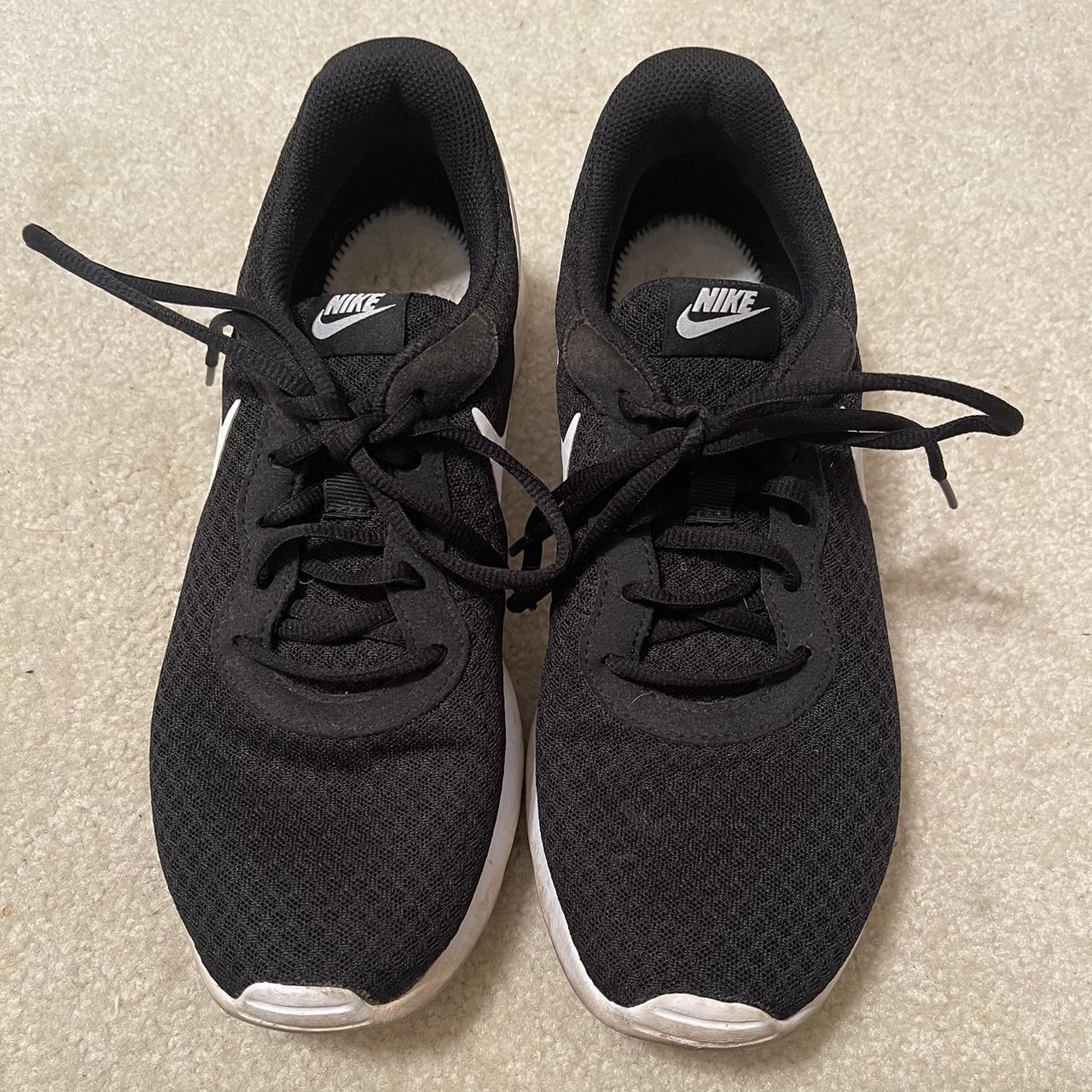 Lightly worn black NIKE sneakers Women’s 9.5 (insole... - Depop