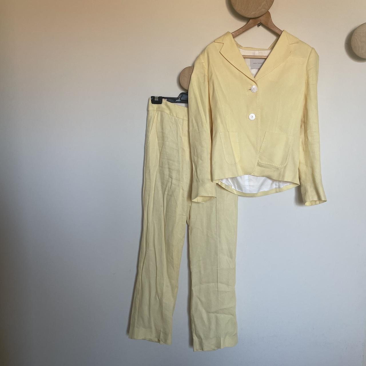 Anna thomas Pale yellow suit Worn once, excellent... - Depop